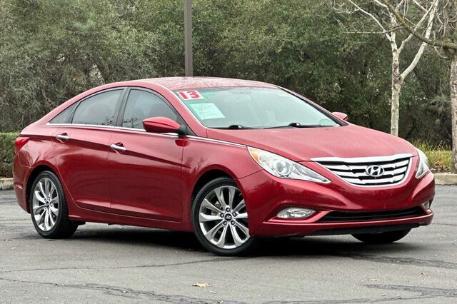 2013 Hyundai Sonata SE 4D Sedan 2