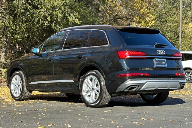 2025 Audi Q7 45 Premium 4D Sport Utility 6