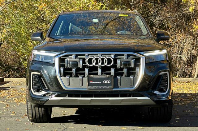 2025 Audi Q7 45 Premium 4D Sport Utility 9