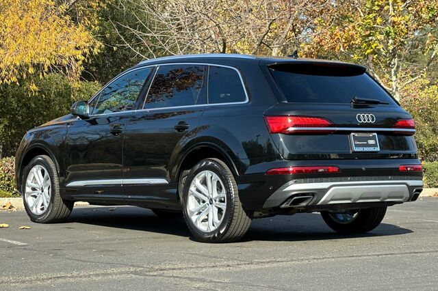 2025 Audi Q7 45 Premium 4D Sport Utility 6