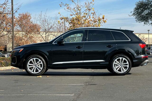 2025 Audi Q7 45 Premium 4D Sport Utility 7