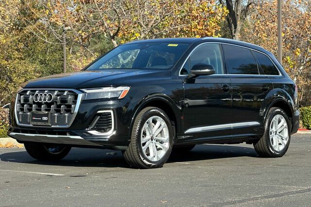 2025 Audi Q7 45 Premium 4D Sport Utility 8