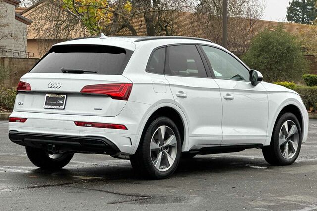 2024 Audi Q5 40 Premium Plus 4D Sport Utility 4