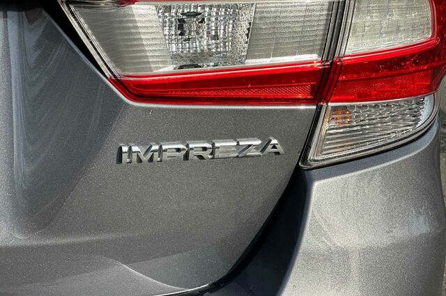 2022 Subaru Impreza Base 4D Sedan 32