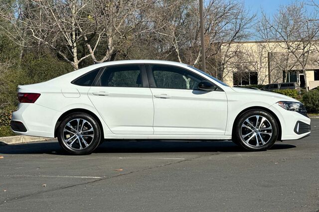 2023 Volkswagen Jetta 1.5T Sport 4D Sedan 3