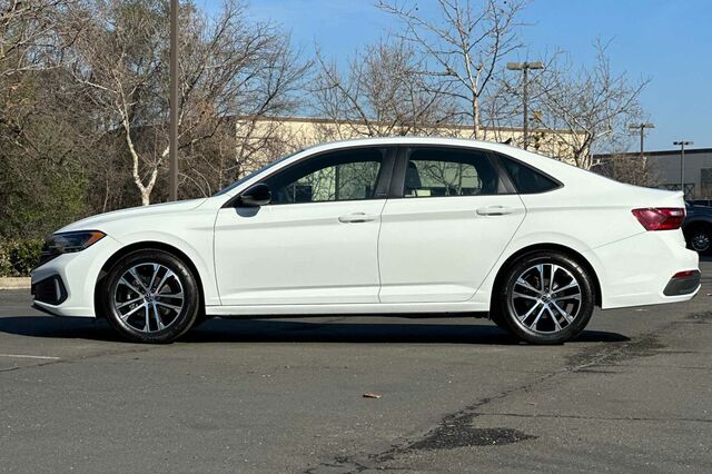 2023 Volkswagen Jetta 1.5T Sport 4D Sedan 7