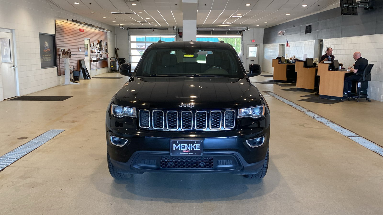 2018 Jeep Grand Cherokee Laredo E 3