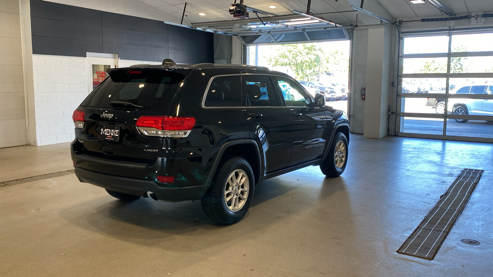 2018 Jeep Grand Cherokee Laredo E 6