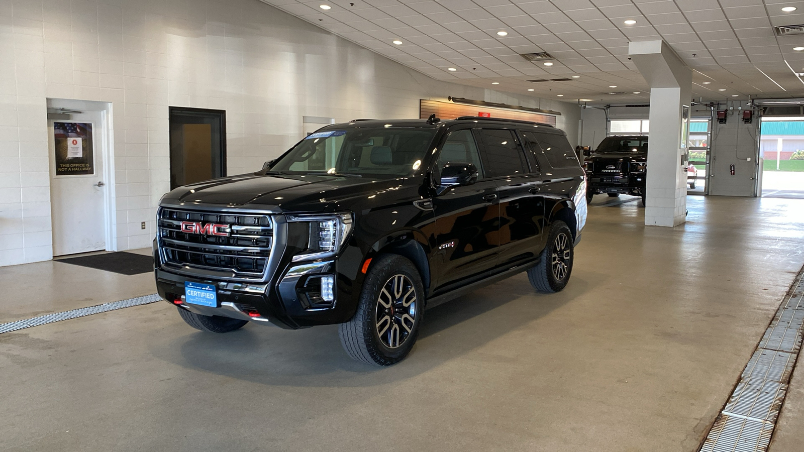 2023 GMC Yukon XL AT4 2