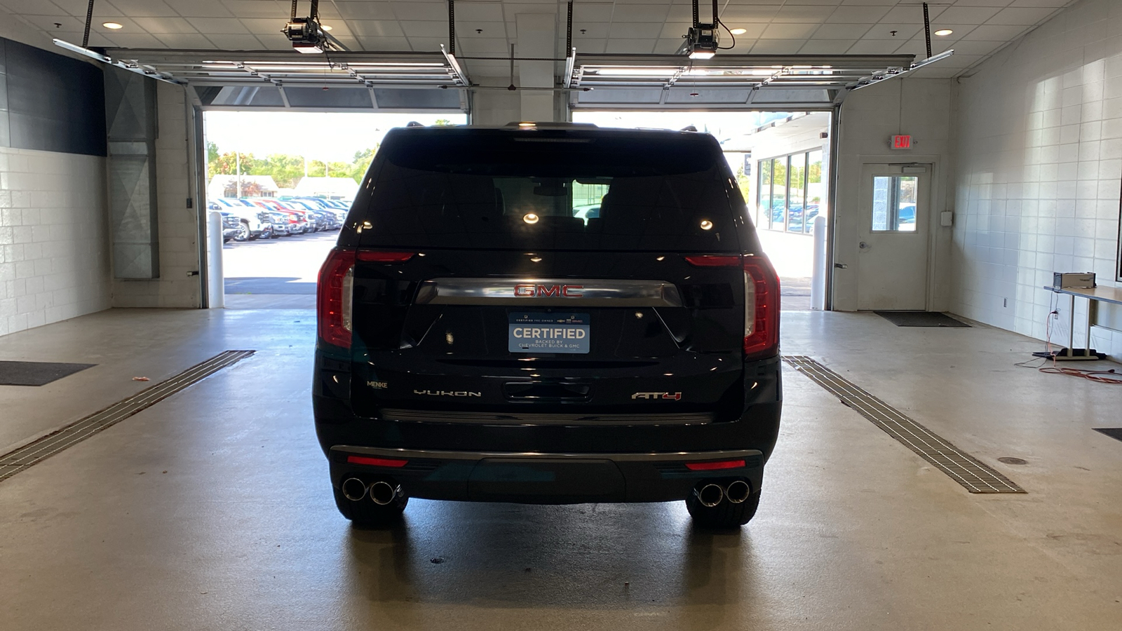 2023 GMC Yukon XL AT4 7