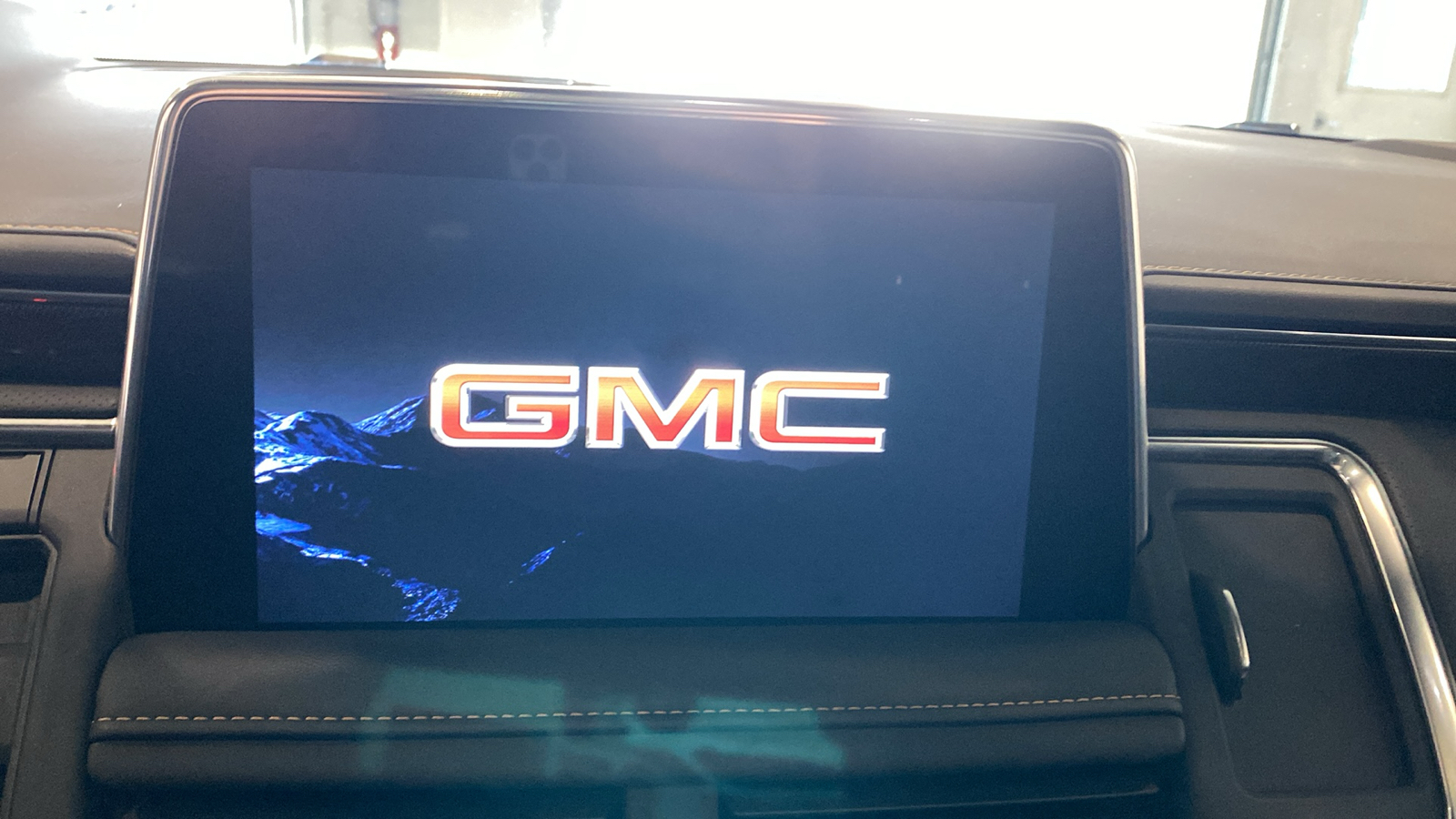 2023 GMC Yukon XL AT4 28