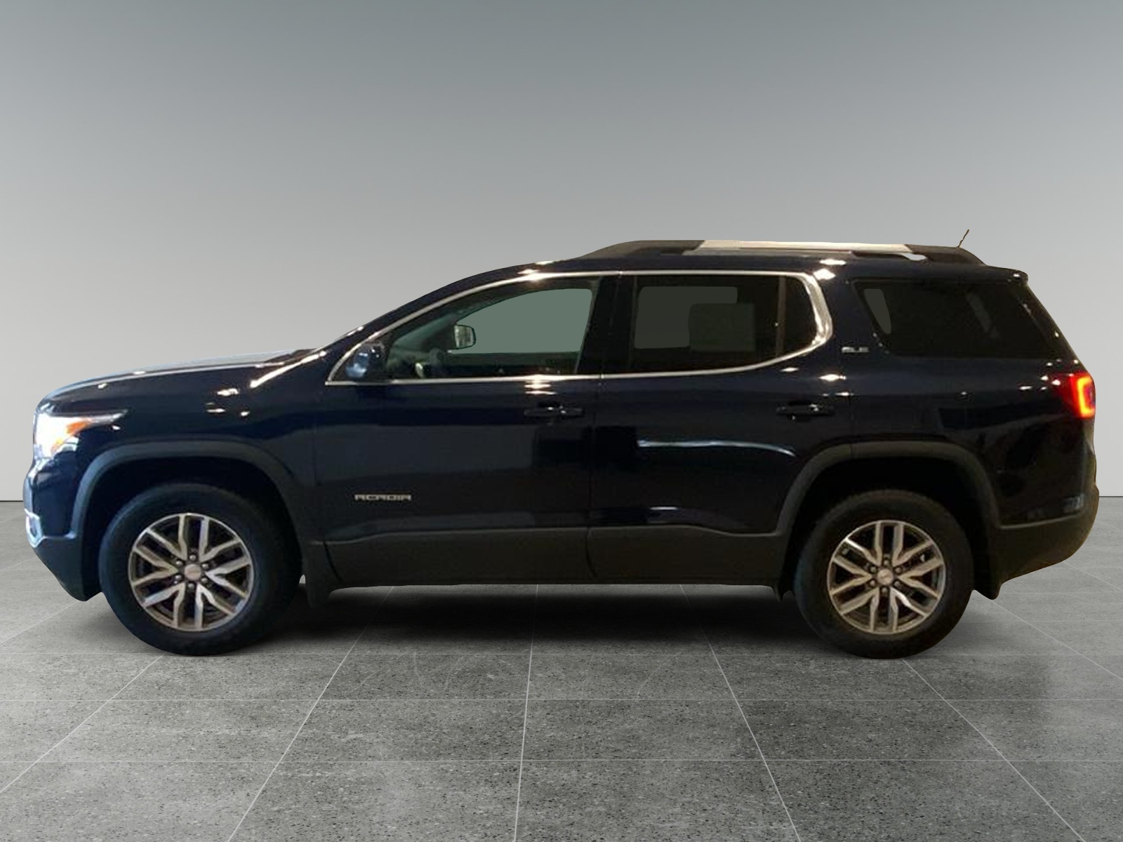 2017 GMC Acadia SLE-2 1