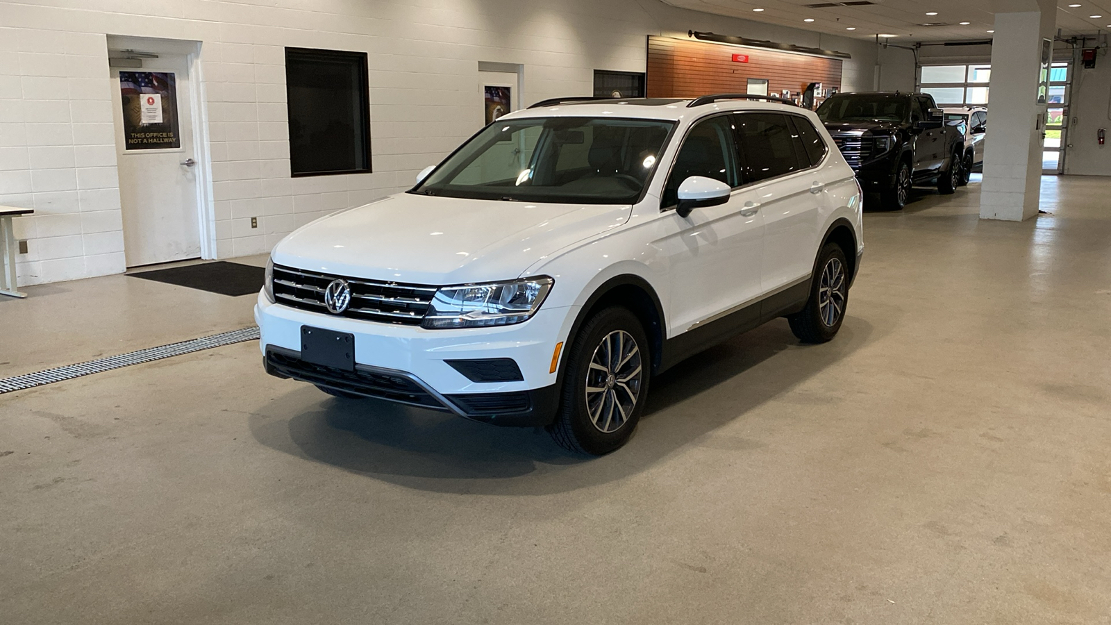 2020 Volkswagen Tiguan 2.0T SEL 2