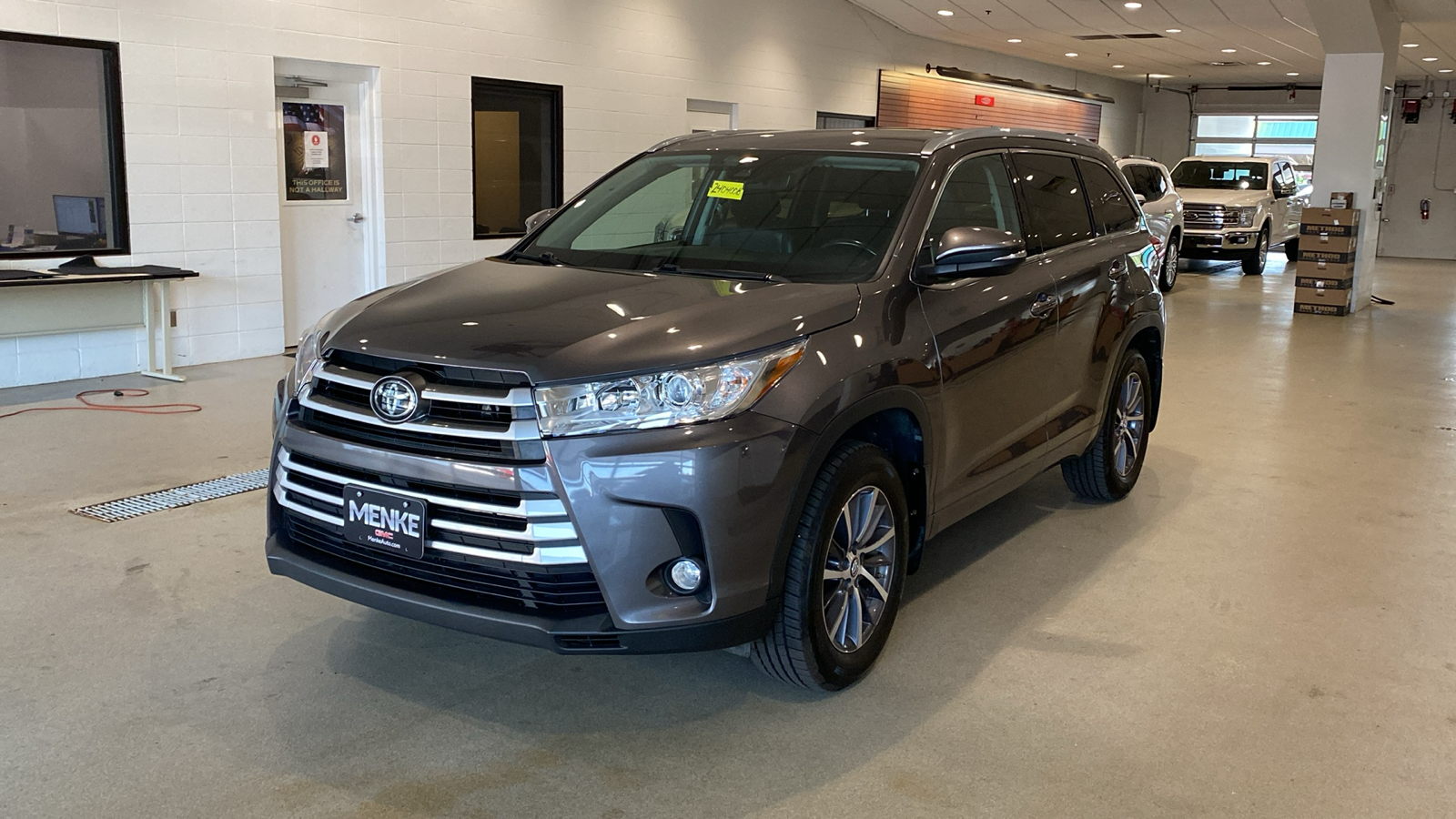 2017 Toyota Highlander XLE 2