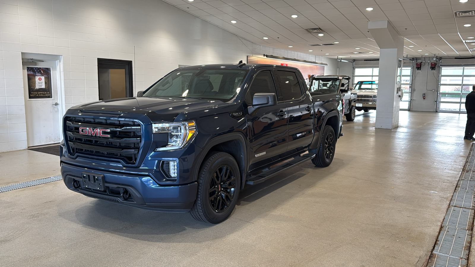 2020 GMC Sierra 1500 Elevation 2