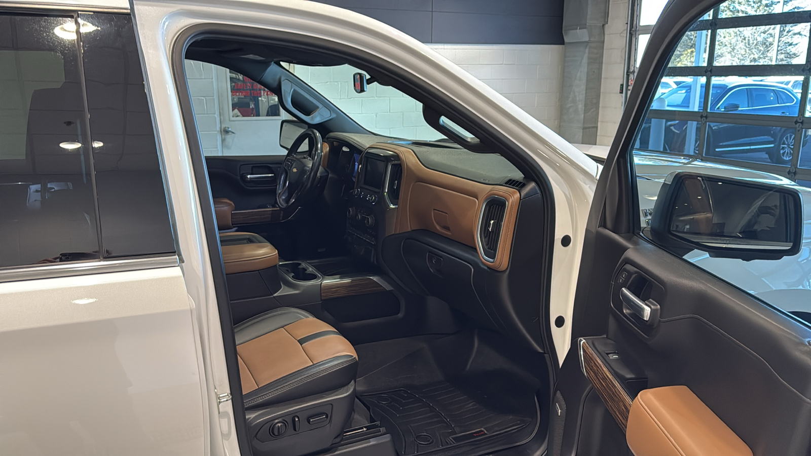 2019 Chevrolet Silverado 1500 High Country 14