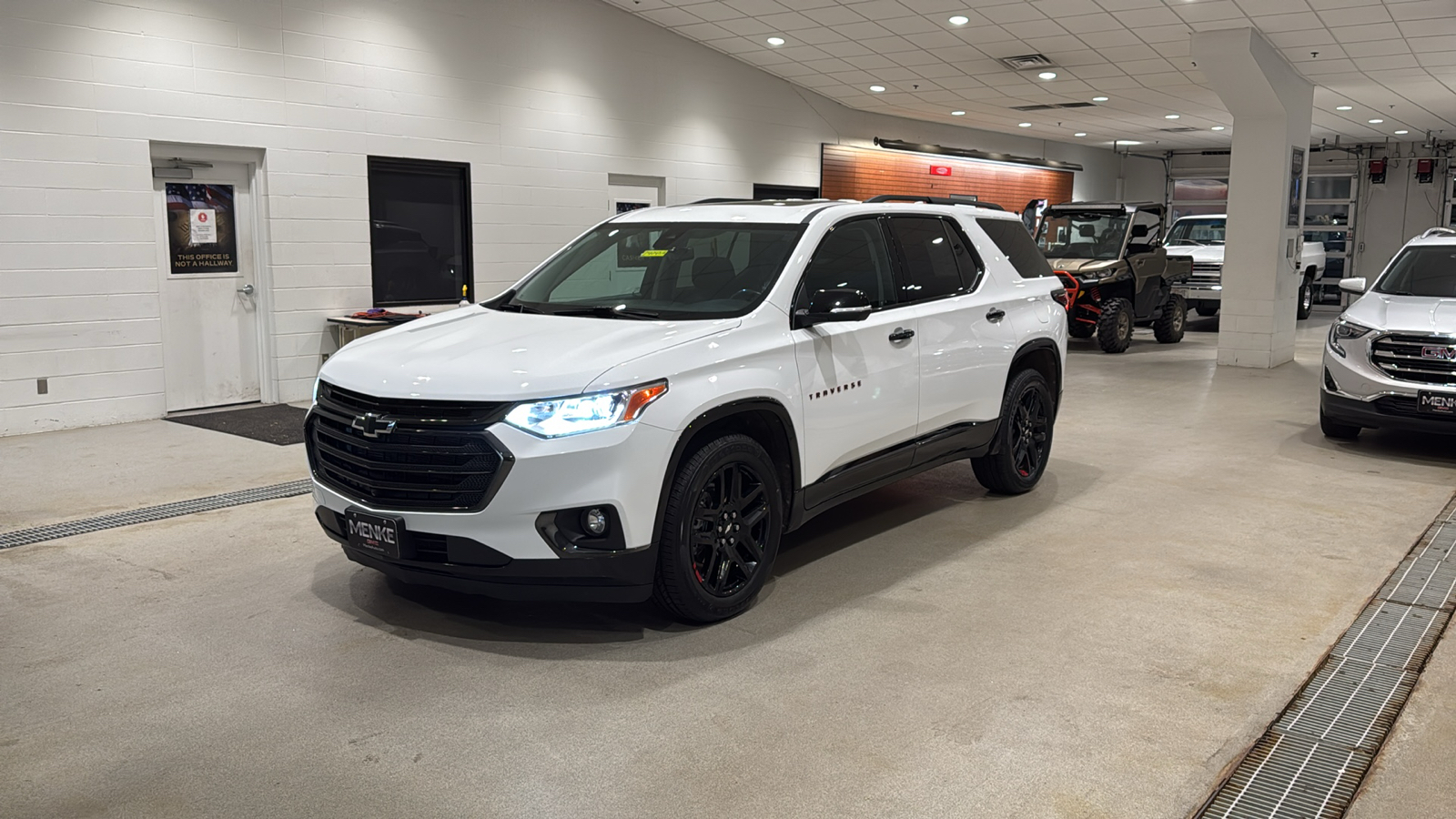 2021 Chevrolet Traverse Premier 2