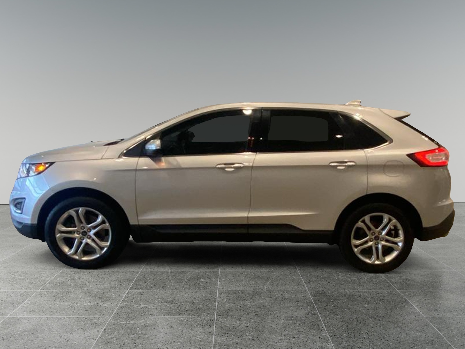 2018 Ford Edge Titanium 1