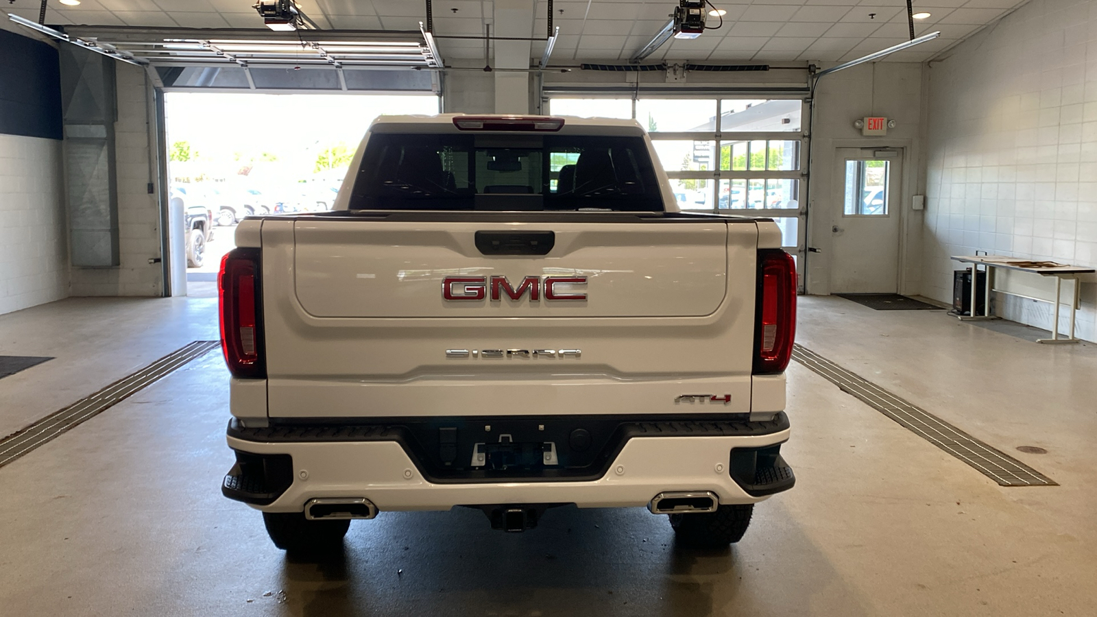 2024 GMC Sierra 1500 AT4 7