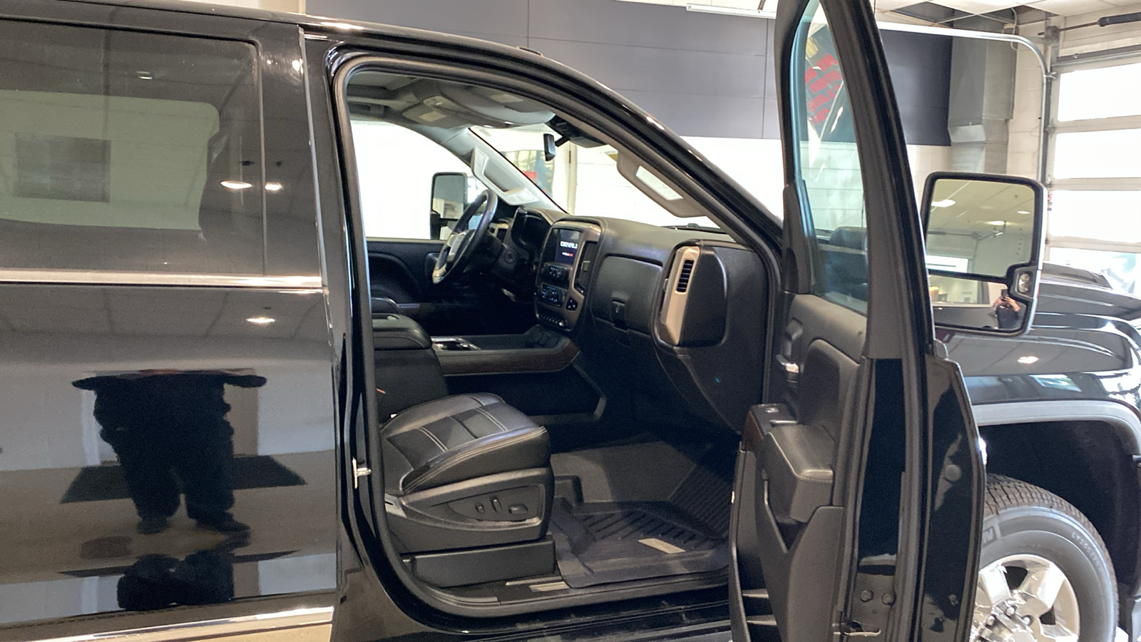 2019 GMC Sierra 3500HD Denali 12