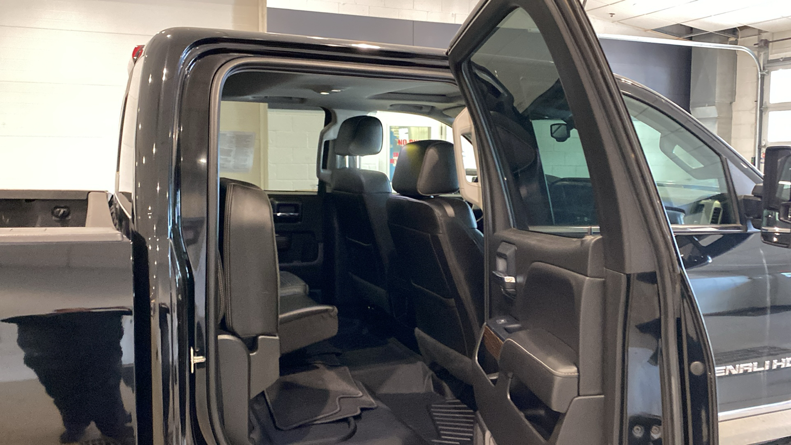 2019 GMC Sierra 3500HD Denali 15