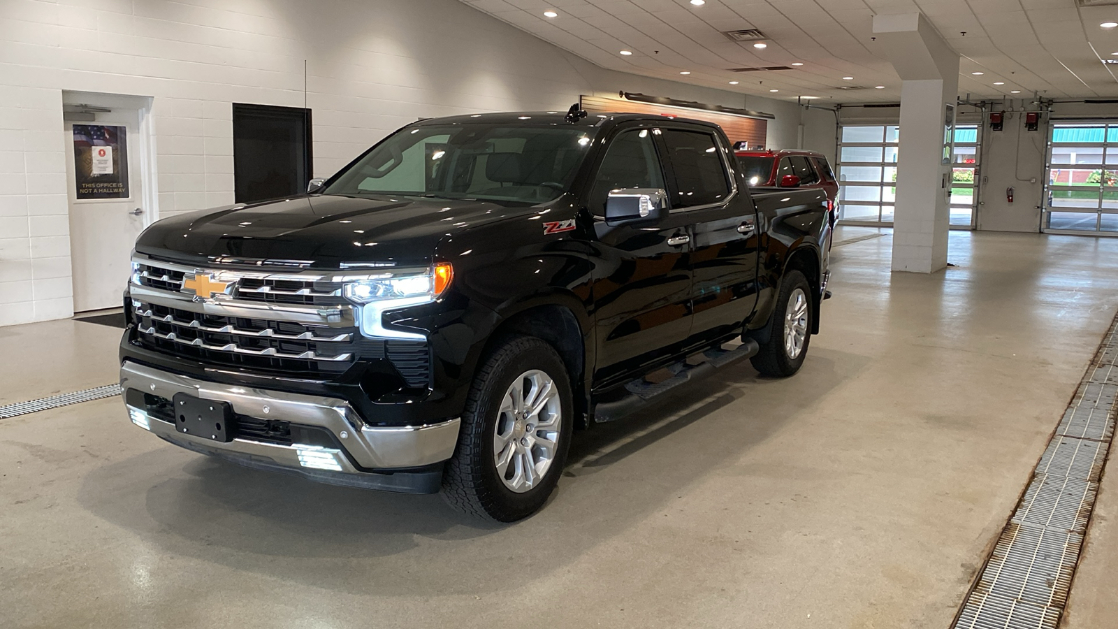 2022 Chevrolet Silverado 1500 LTZ 2