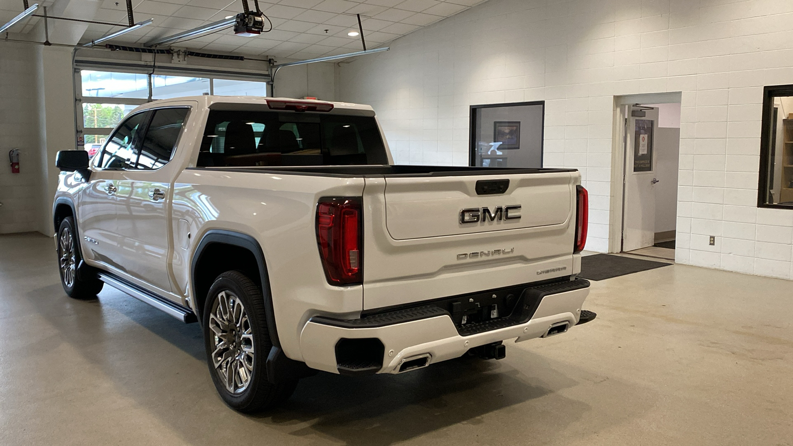 2024 GMC Sierra 1500 Denali Ultimate 8