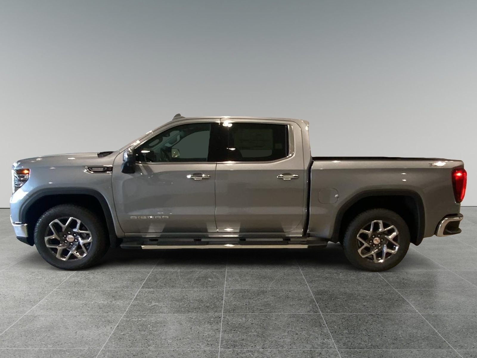 2024 GMC Sierra 1500 SLT 1