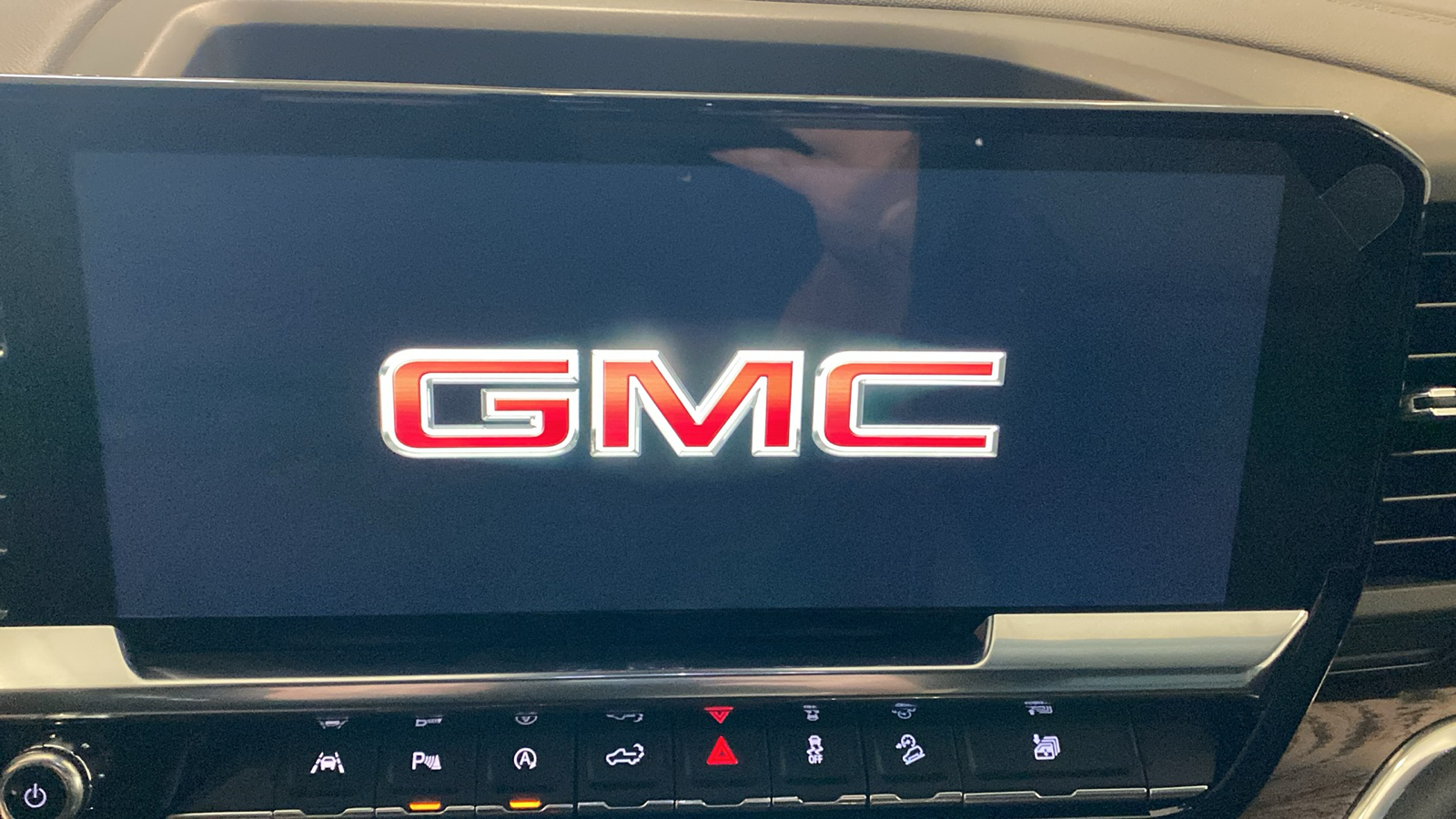 2024 GMC Sierra 1500 SLT 25