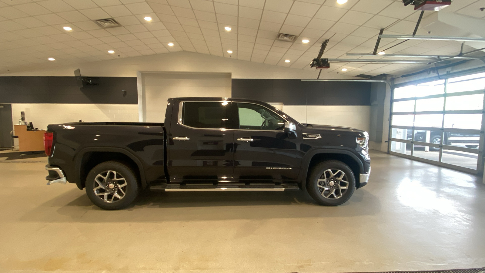 2024 GMC Sierra 1500 SLT 5