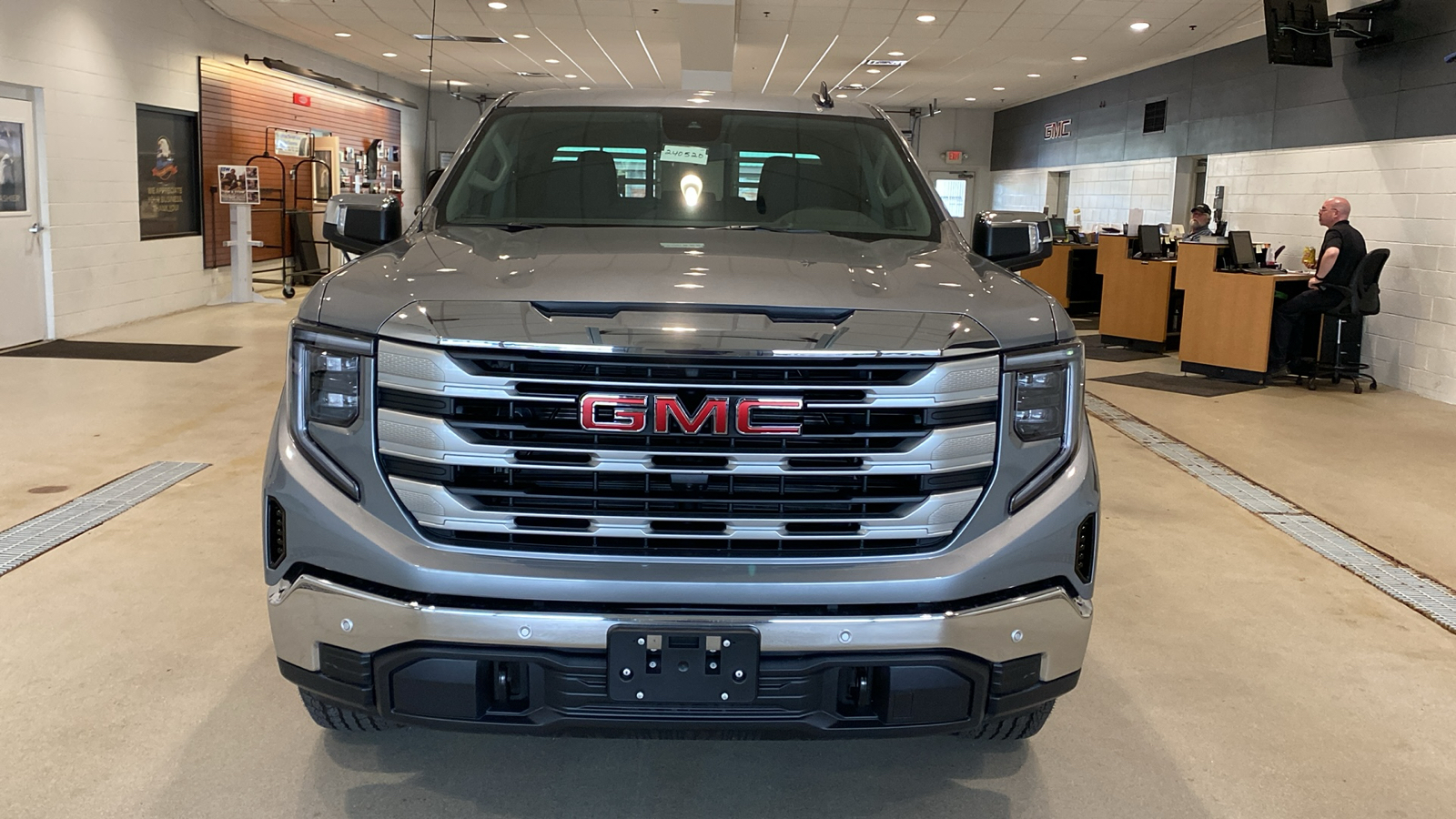 2024 GMC Sierra 1500 SLE 3