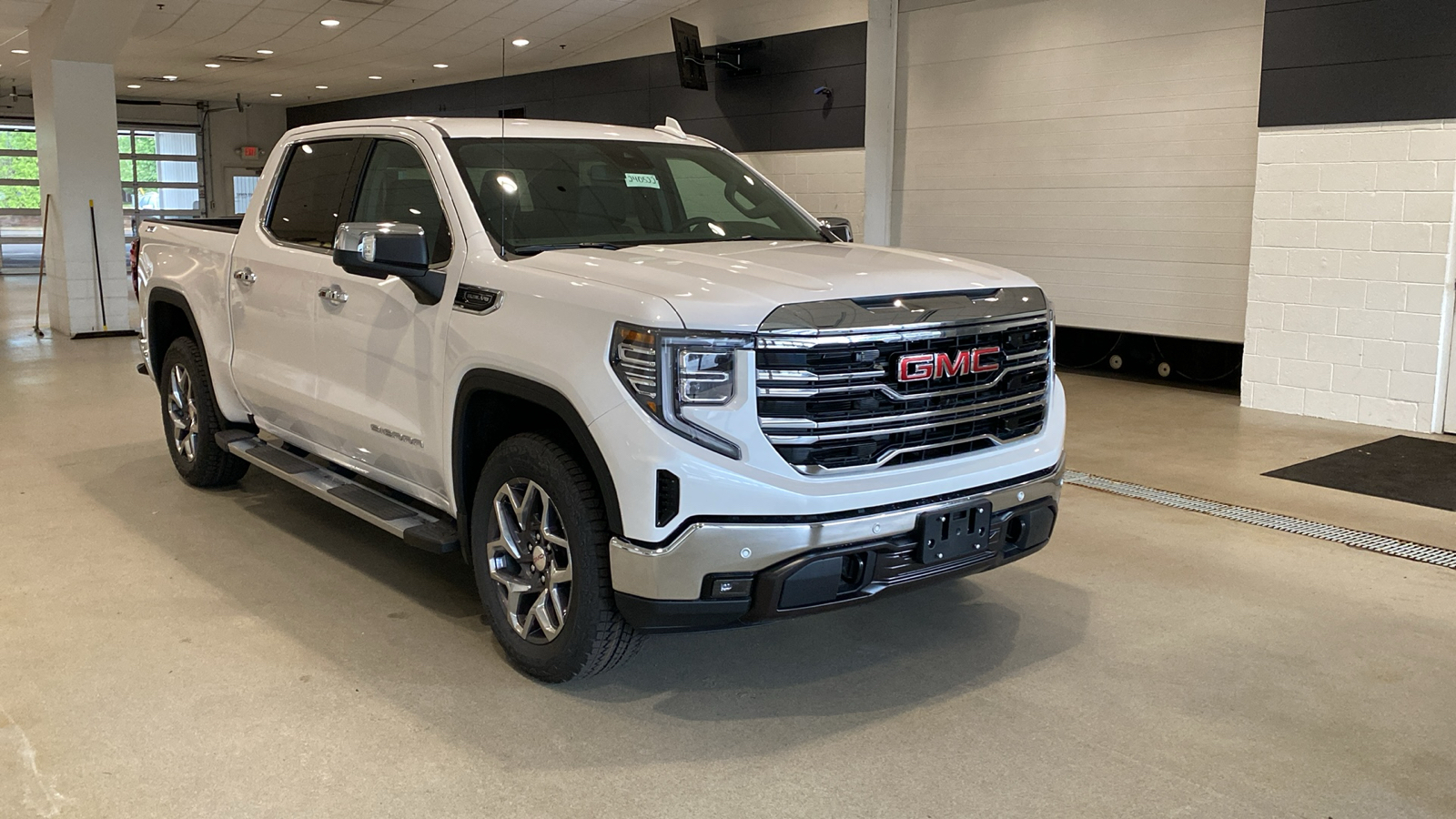 2024 GMC Sierra 1500 SLT 4