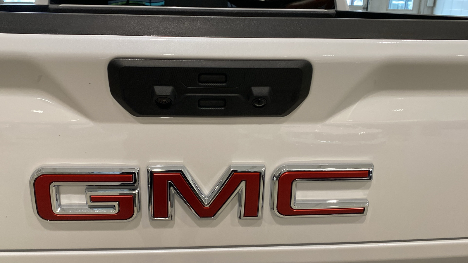 2024 GMC Sierra 1500 SLT 9