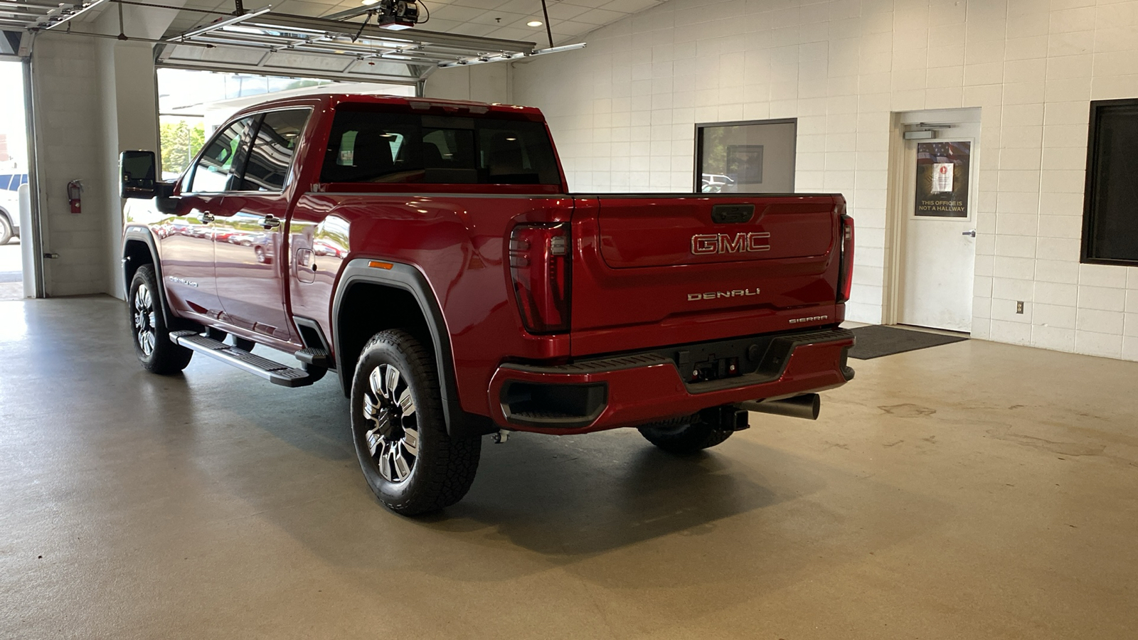 2024 GMC Sierra 2500HD Denali 8