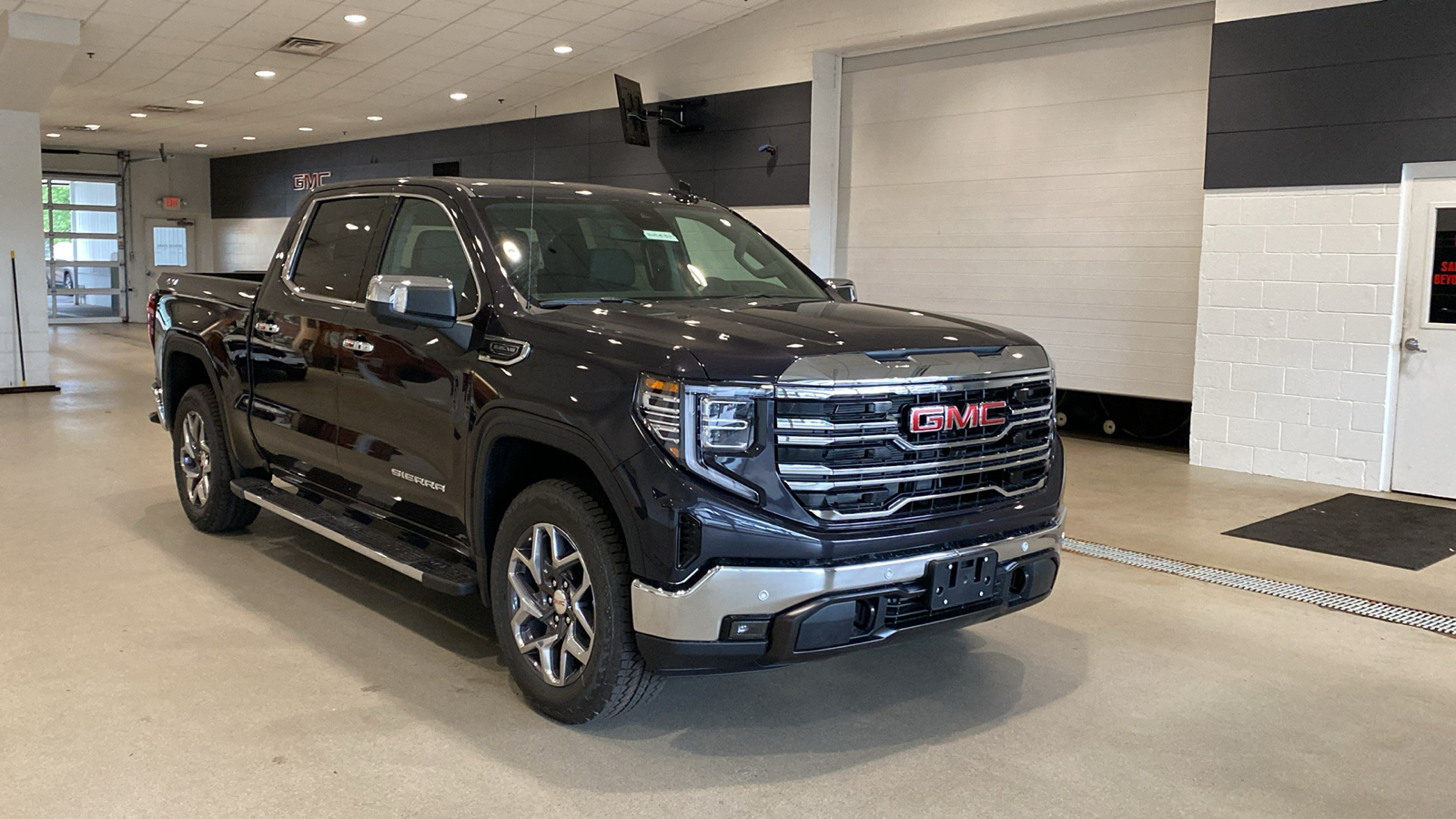 2024 GMC Sierra 1500 SLT 4