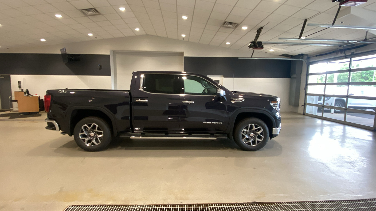 2024 GMC Sierra 1500 SLT 5