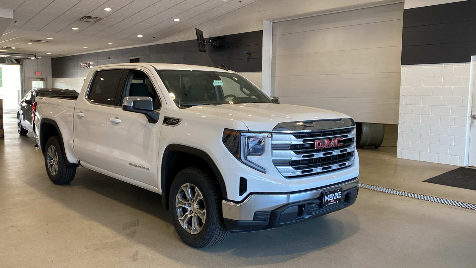 2024 GMC Sierra 1500 SLE 4