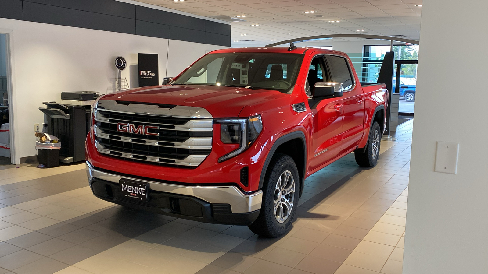 2024 GMC Sierra 1500 SLE 2