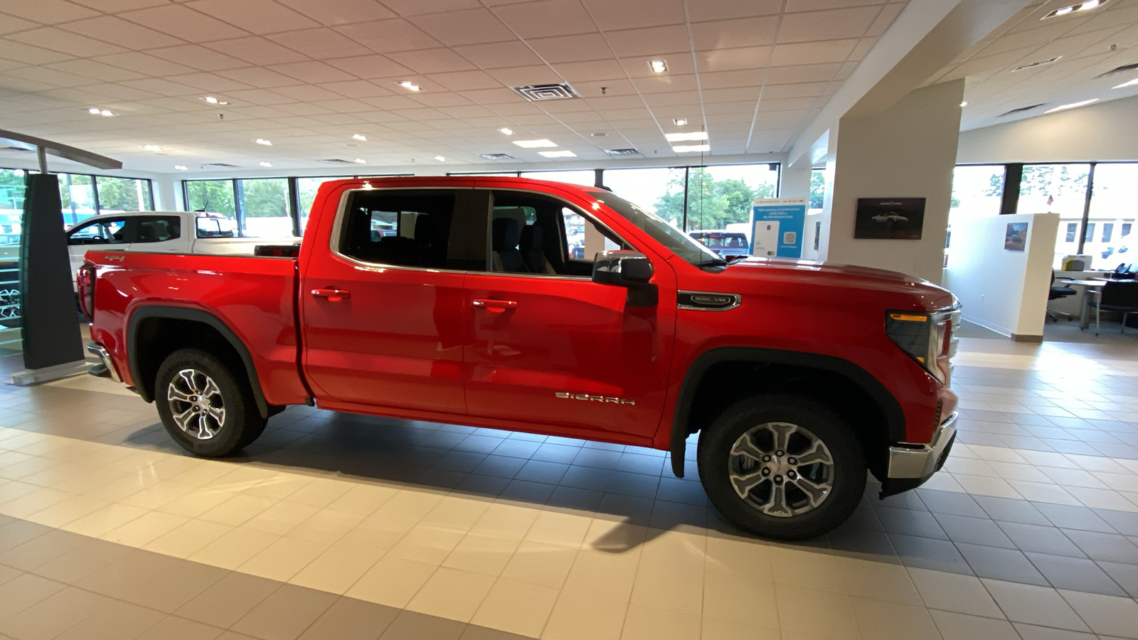 2024 GMC Sierra 1500 SLE 5