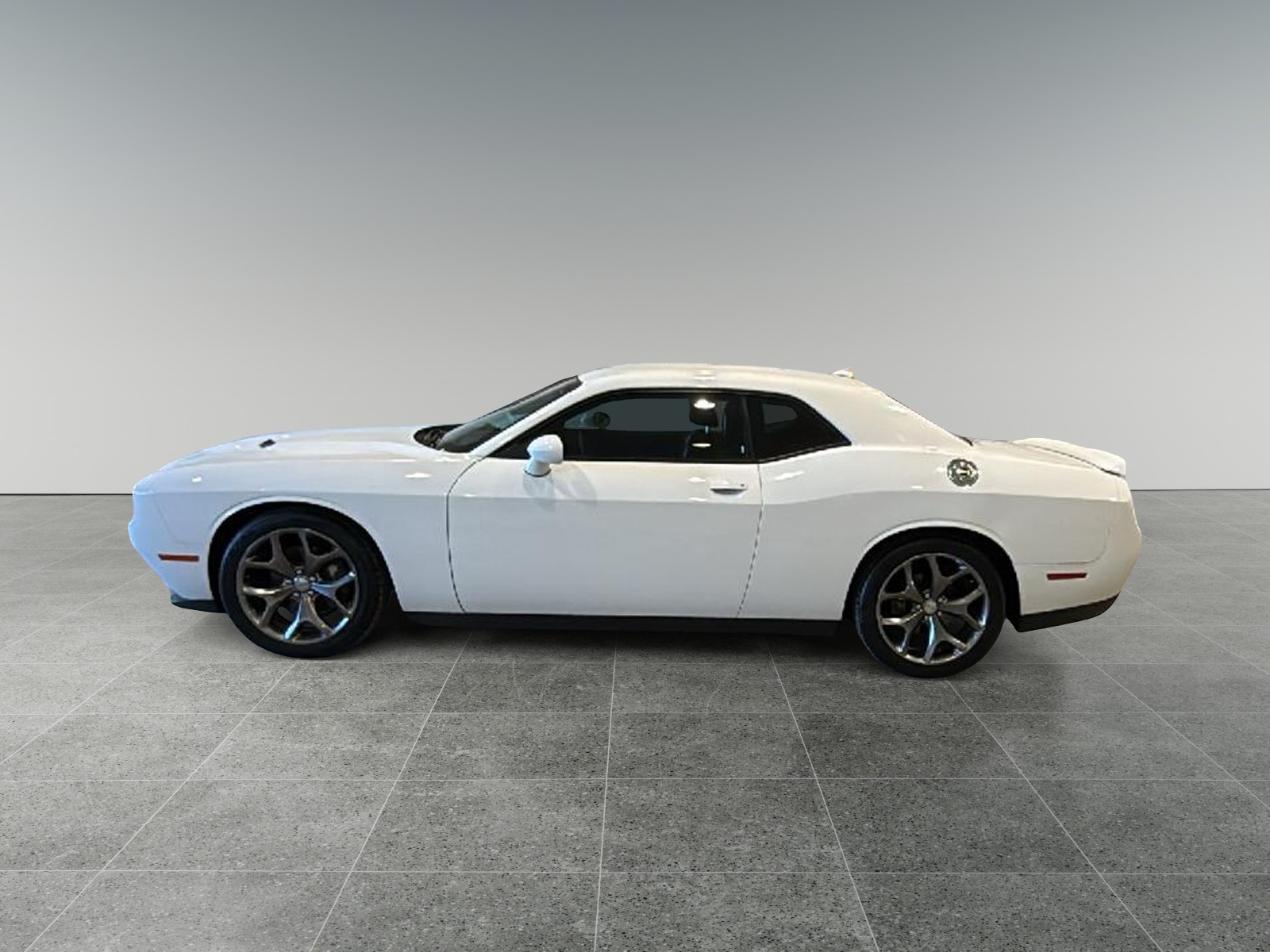 2015 Dodge Challenger SXT 1