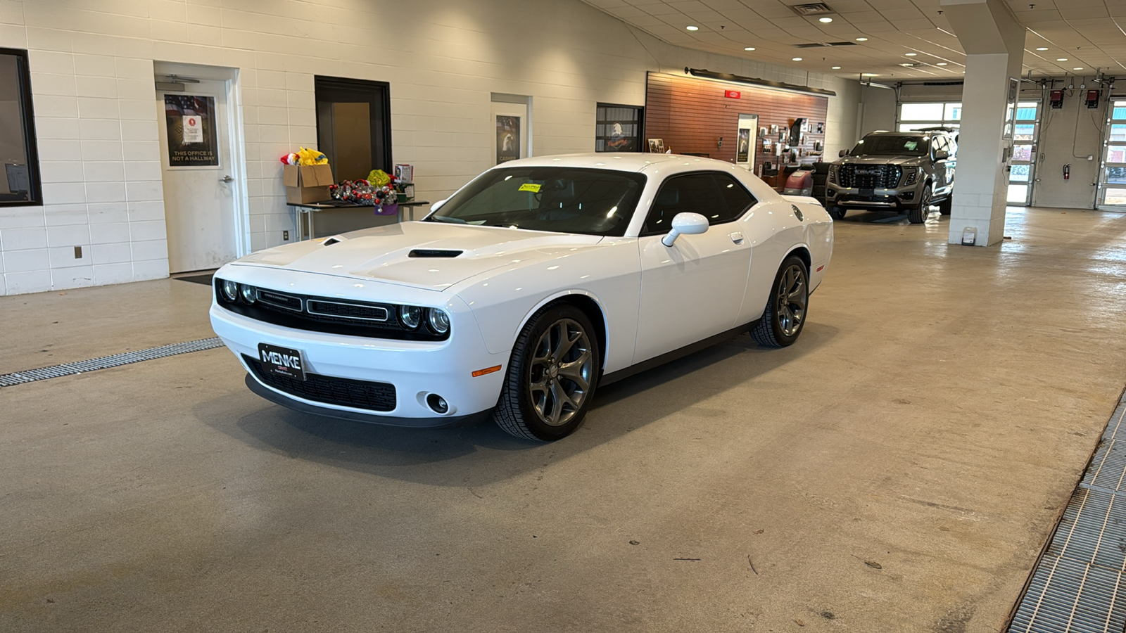 2015 Dodge Challenger SXT 2