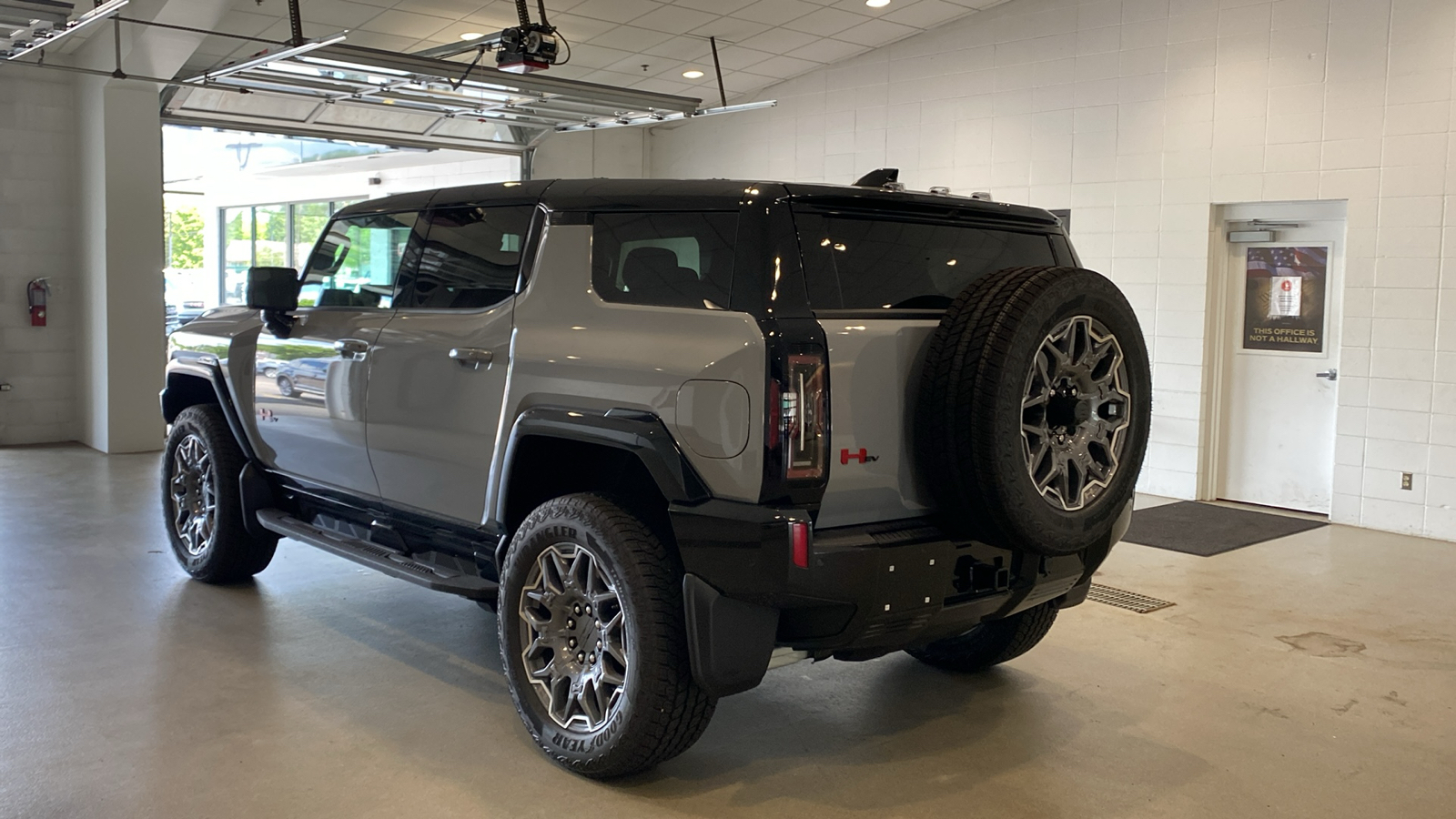 2024 GMC Hummer EV SUV 3X 8