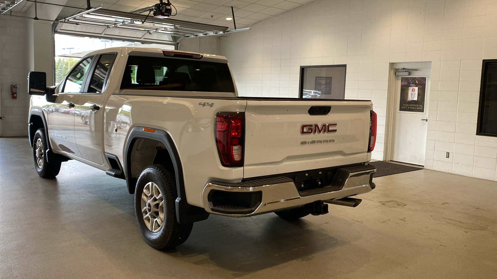 2024 GMC Sierra 2500HD Pro 8