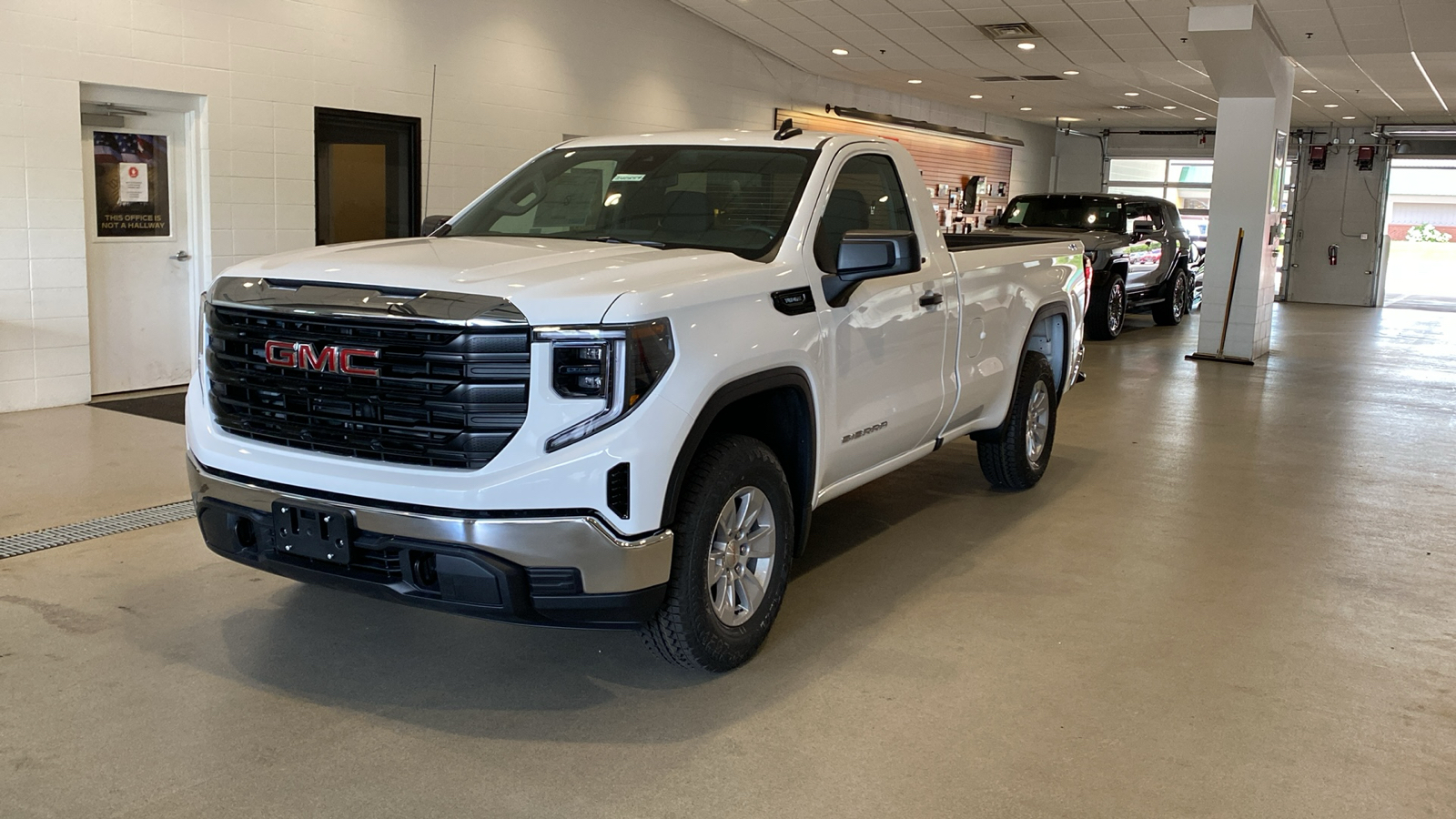 2024 GMC Sierra 1500 Pro 2