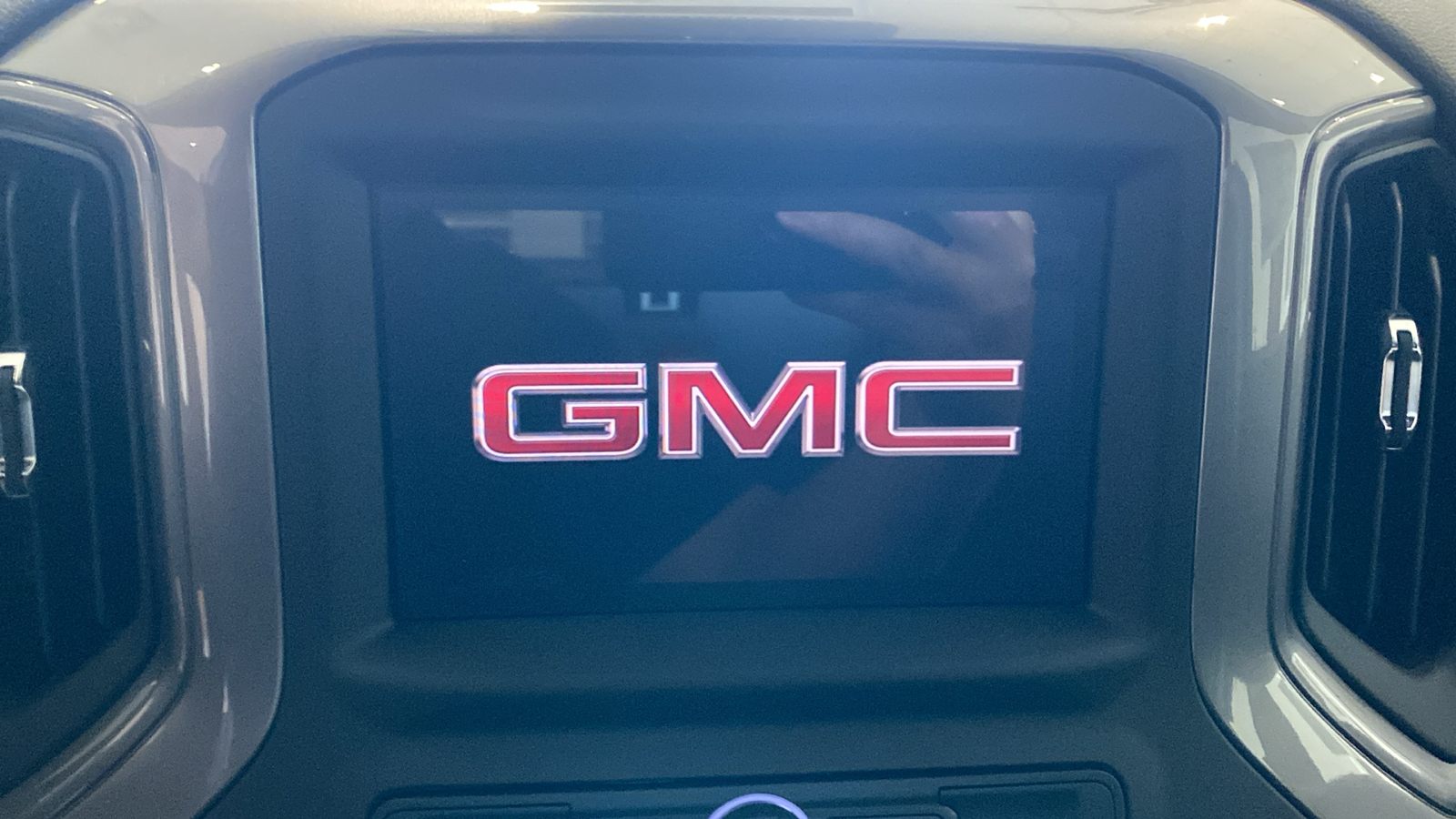 2024 GMC Sierra 1500 Pro 18