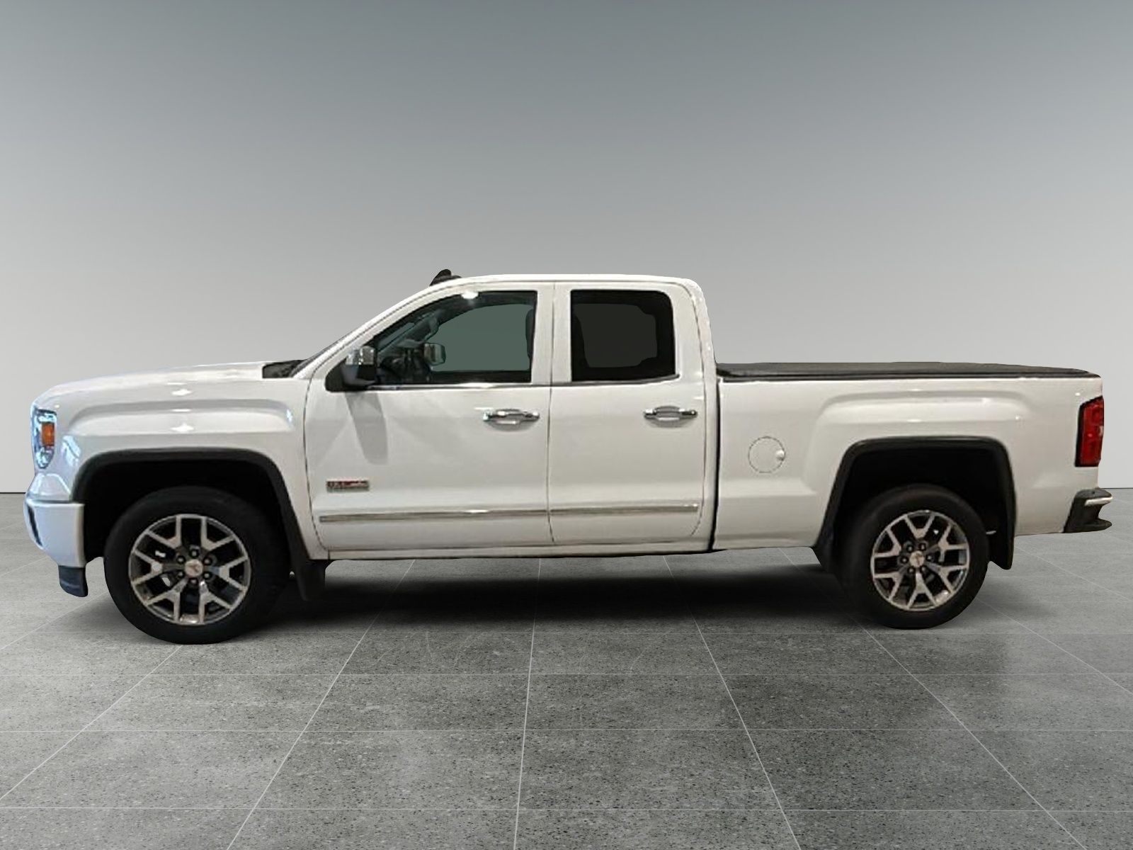 2015 GMC Sierra 1500 SLE 1