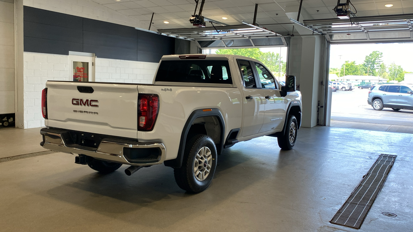 2024 GMC Sierra 2500HD Pro 6