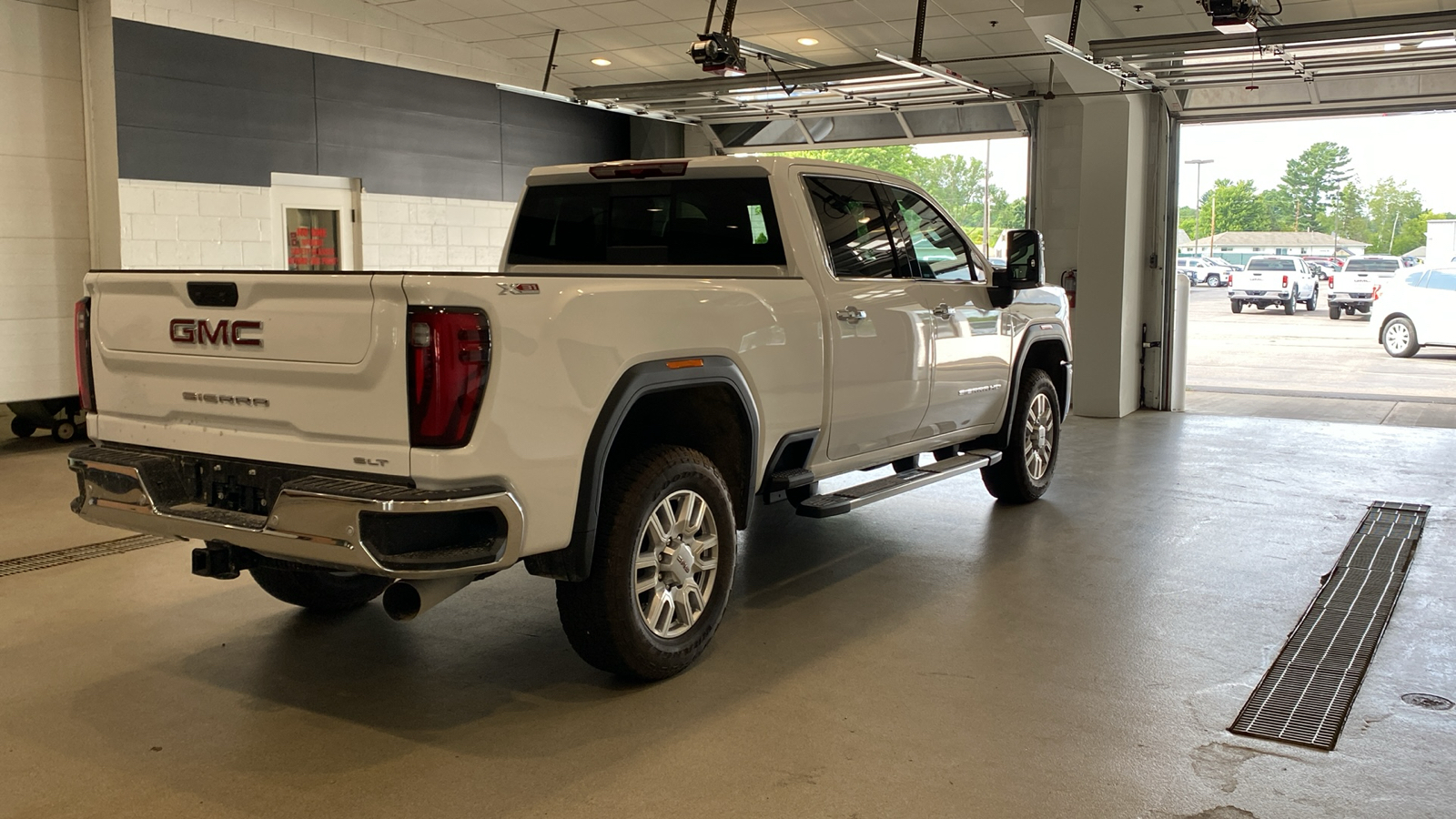 2024 GMC Sierra 2500HD SLT 11