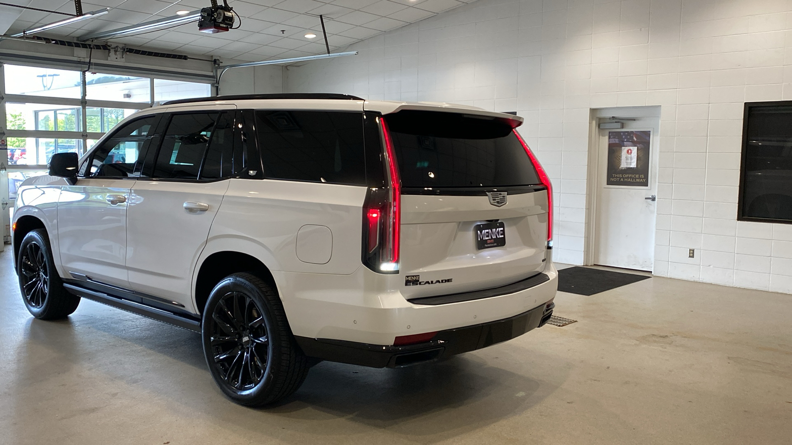 2023 Cadillac Escalade Sport Platinum 8