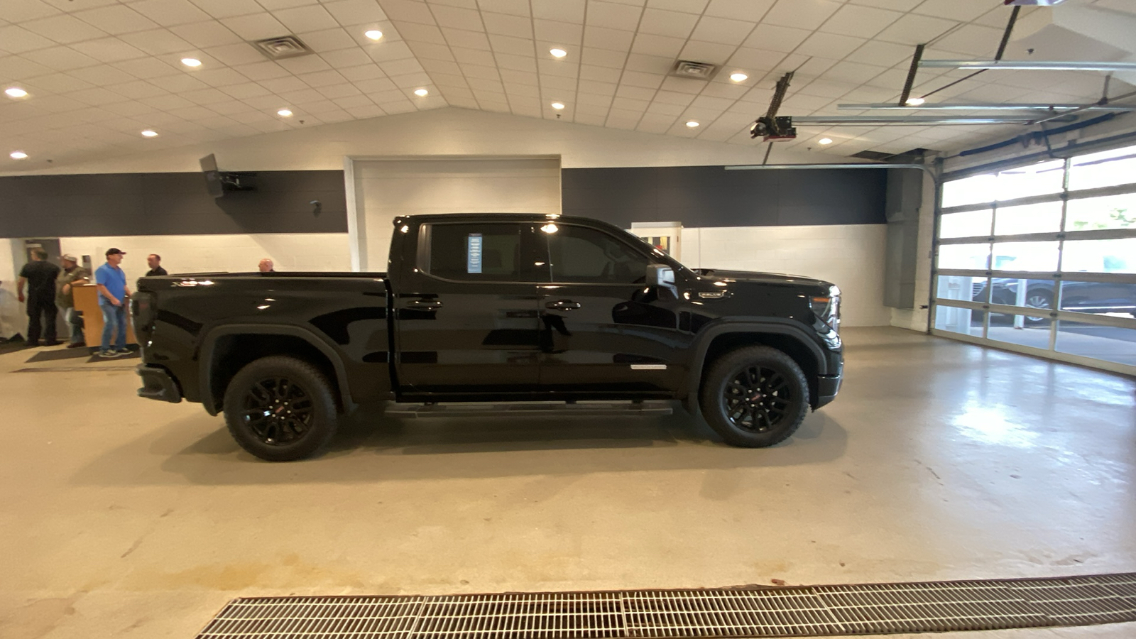 2024 GMC Sierra 1500 Elevation 5